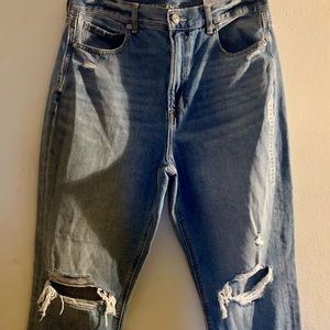 BNWT American Eagle MOM Jeans